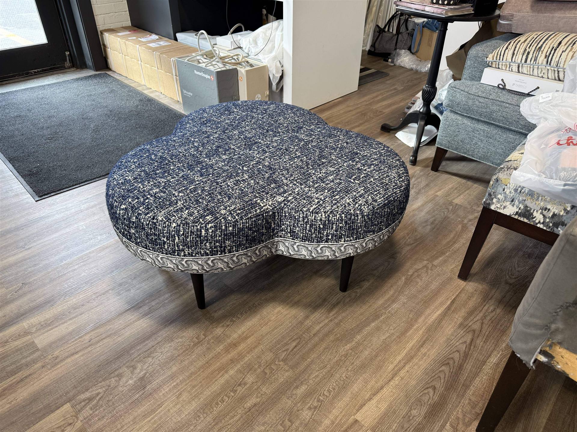 Navy clover-shaped ottoman
